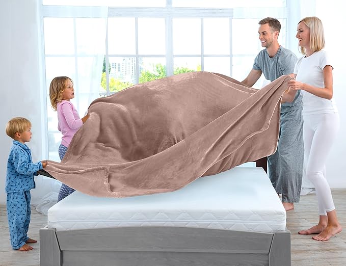 Utopia Bedding Fleece Blanket Queen Size Rose Pink 300GSM Luxury Anti-Static Fuzzy Soft Microfiber Bed Blanket (90x90 Inch)