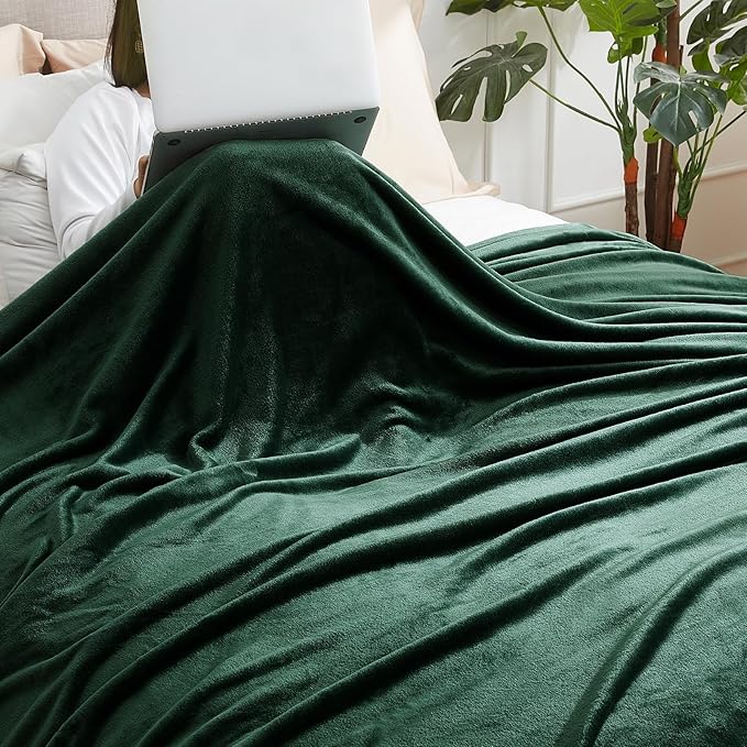 Hansleep Fleece Blanket Twin Size Dark Green, Soft Cozy Twin Fuzzy Flannel Lightweight Blanket for Bed, Sofa, Couch, Travel, Camping, Dark Green, 60x80 Inches