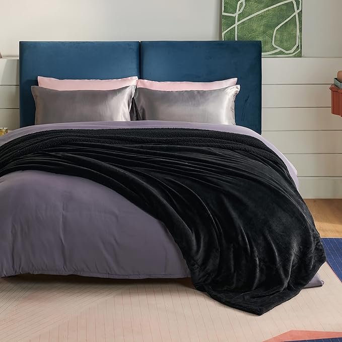 Bedsure GentleSoft Sherpa Fleece Blanket Queen Size for Bed, Non-Heated, Thick and Warm Throw for Women and Men, Soft Fuzzy Plush Heavy Queen Blanket for Winter, Black, 90x90 Inches
