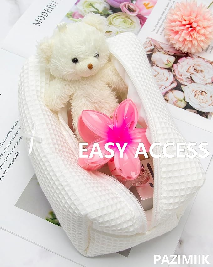 PAZIMIIK Cozy Makeup Bag Travel Cosmetic Bag for Women Soft Toiletry Bag Aesthetic Makeup Organizer Portable Large Zipper Pouch for Skincare Beauty Accessories Brushes Waffle Check Cream White