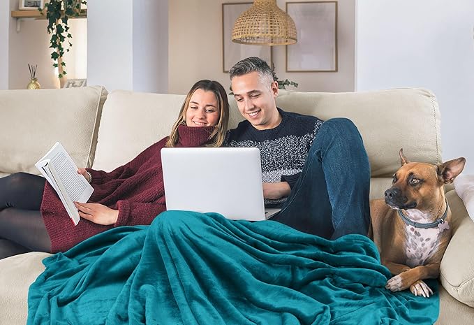 Utopia Bedding Fleece Blanket Twin Size Turquoise 300GSM Luxury Anti-Static Fuzzy Soft Microfiber Bed Blanket (60x80 Inch)