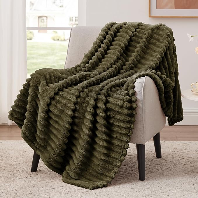 EXQ Home Fleece Blanket Twin Size for Couch or Bed - 3D Stripe Jacquard Decorative Blankets - Cozy Soft Lightweight Fuzzy Flannel Blanket Suitable for All Seasons(60"×80",Dark Green)