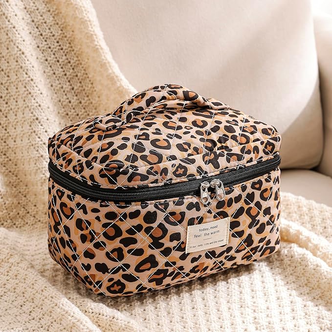 uekeboag Large Travel Quilted Makeup Bag for Women, Floral Cotton Cosmetic Bag, Coquette Aesthetic Floral Toiletry Organizer Bag