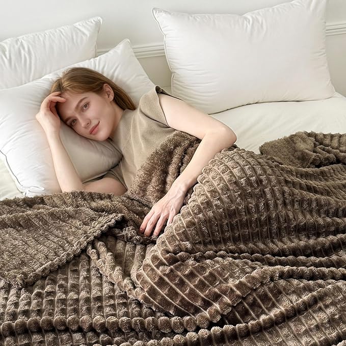 Ultra Soft Jacquard Sherpa Throw Blanket, Lightweight Yet Cozy, Versatile Couch and Travel Blanket, Checker Pattern, Multiple Sizes and Colors, Easy-Care and Durable,50x60 Inches