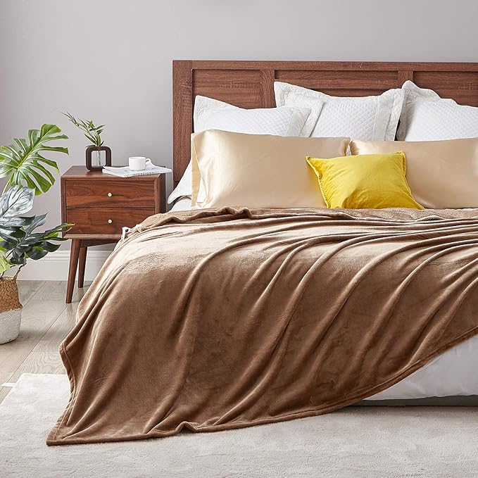 Hansleep Fleece Camel Throw XL Blanket, Super Soft Flannel Fuzzy Plush Cozy Blanket for All Seasons, Camel, Throw XL 50x70 Inches