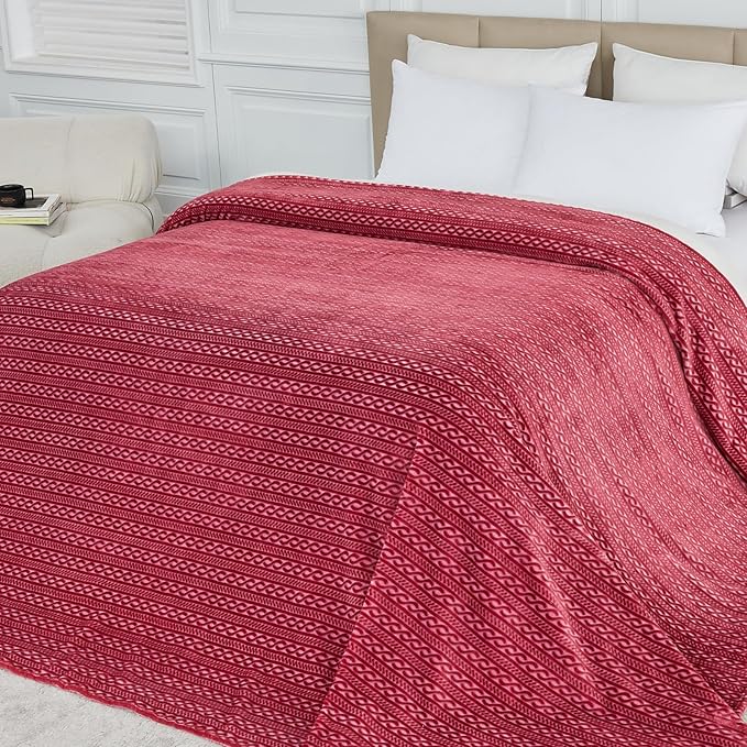 Extra Large Soft Cozy 120x138 Inches Seamless Oversized King Fleece Blanket - Huge 3D Jacquard Decorative 10'x11.5' California King Blanket for Bed, Sofa, Couch, Travel, Red Chain