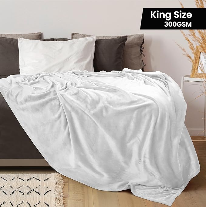 Utopia Bedding Fleece Blanket King Size White (90x102 Inches) Ultra Soft Warm Lightweight Microfiber Breathable Anti-Static Cozy Winter Bed Blanket, All-Season Home Decor Gift for Men & Women