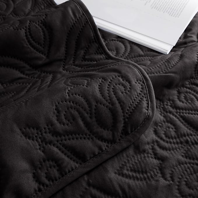 Whale Flotilla King Quilt Bedding Set Vintage Damask Reversible Bedspread | Suitable for Bed, 3 Pieces Black Lightweight Breathable Quilt King Size, Ultrasonic Coverlet Bed Cover with 2 Pillow Shams
