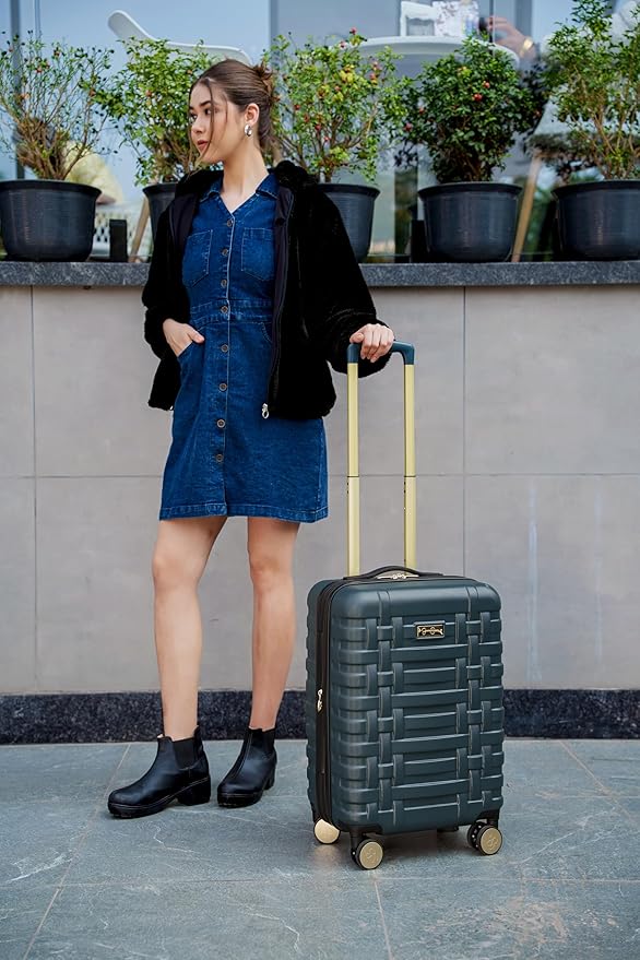 Jessica Simpson Taffeta 20"Expandable 8-Wheel Spinner Carry On Luggage Suitcase, Magical Forest