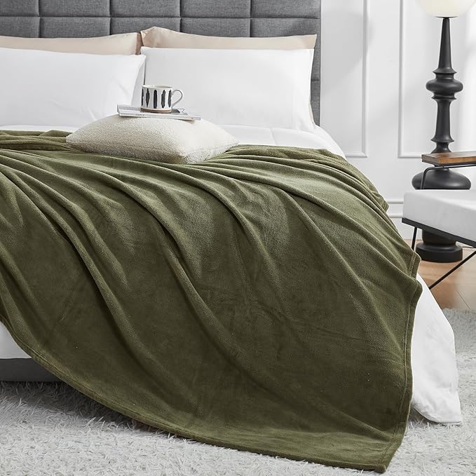 Hansleep Fleece Moss Green Throw XL Blanket, Super Soft Flannel Fuzzy Plush Cozy Blanket for All Seasons, Moss Green, Throw XL 50x70 Inches