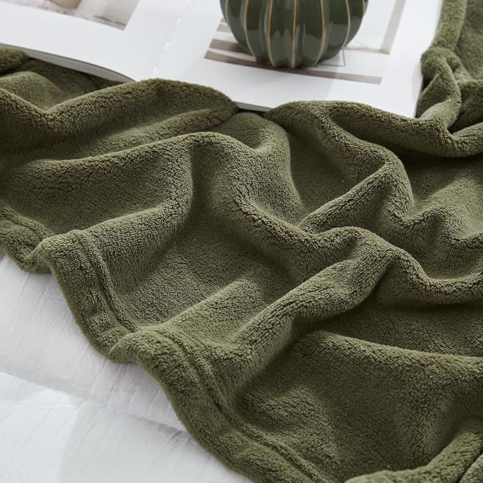 Hansleep Fleece Moss Green Full Blanket, Super Soft Flannel Fuzzy Plush Cozy Blanket for All Seasons, Moss Green, Full 84x90 Inches