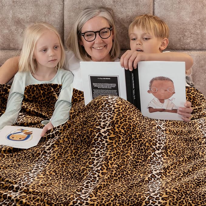 Bnuitland Leopard Print Flannel Blanket, Large Size 90x90 Inches with Storage Pouch for Bed Couch Travel, 300 GSM Double Sided Cheetah Print Super Soft Fuzzy Fluffy Fleece Blanket for Adults