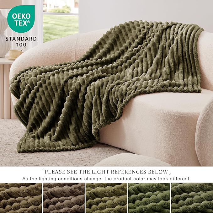 EXQ Home King Size Blanket for Bed or Couch - 3D Stripe Jacquard Decorative Fleece Blankets - Cozy Soft Lightweight Fuzzy Flannel Blanket Suitable for All Seasons(90"×108",Dark Green)