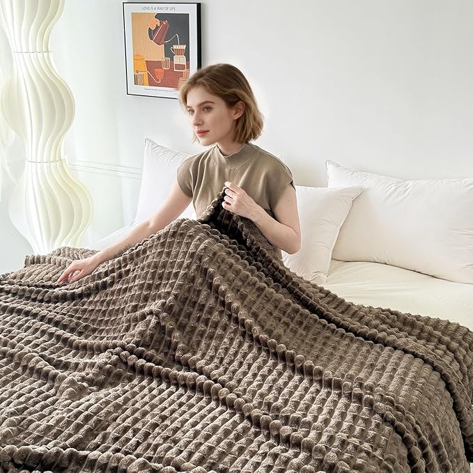 Ultra Soft Jacquard Sherpa Throw Blanket, Lightweight Yet Cozy, Versatile Couch and Travel Blanket, Checker Pattern, Multiple Sizes and Colors, Easy-Care and Durable,50x60 Inches