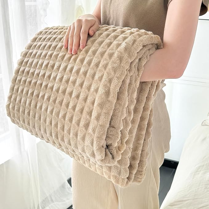 Ultra Soft Jacquard Sherpa Throw Blanket, Lightweight Yet Cozy, Versatile Couch and Travel Blanket, Checker Pattern, Multiple Sizes and Colors, Easy-Care and Durable,50x60 Inches