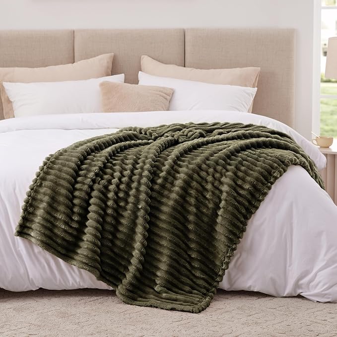 EXQ Home Fleece Blanket Twin Size for Couch or Bed - 3D Stripe Jacquard Decorative Blankets - Cozy Soft Lightweight Fuzzy Flannel Blanket Suitable for All Seasons(60"×80",Dark Green)