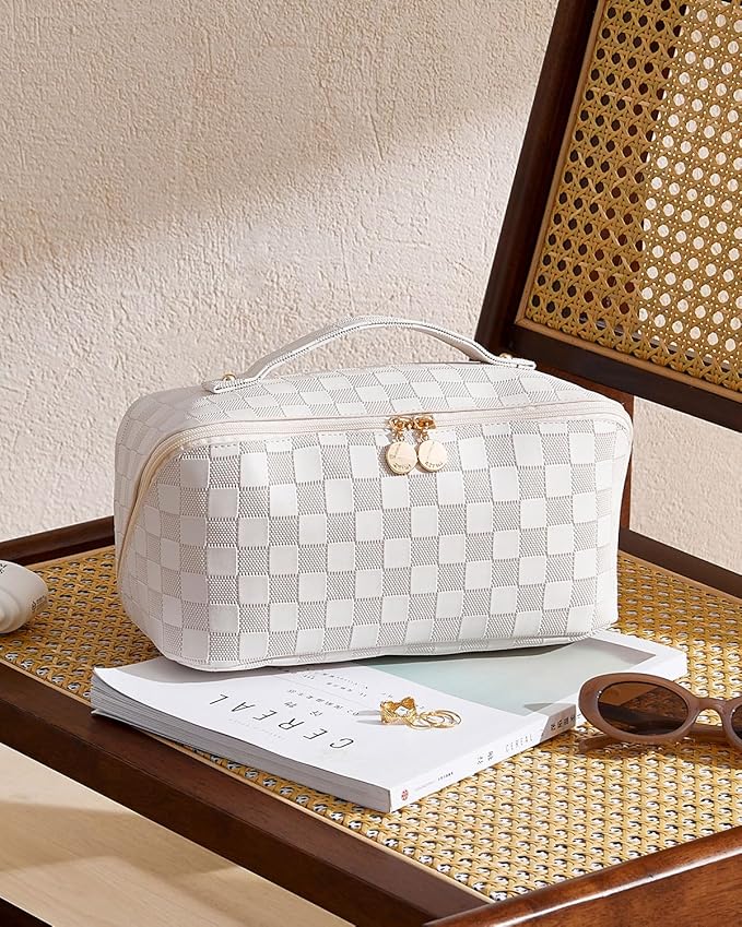 EACHY Travel Makeup Bag, Large Capacity Cosmetic Bag for Women, Waterproof PU Leather, Flat Open Portable Toiletry Bag for Skincare, Brushes & Travel Essentials