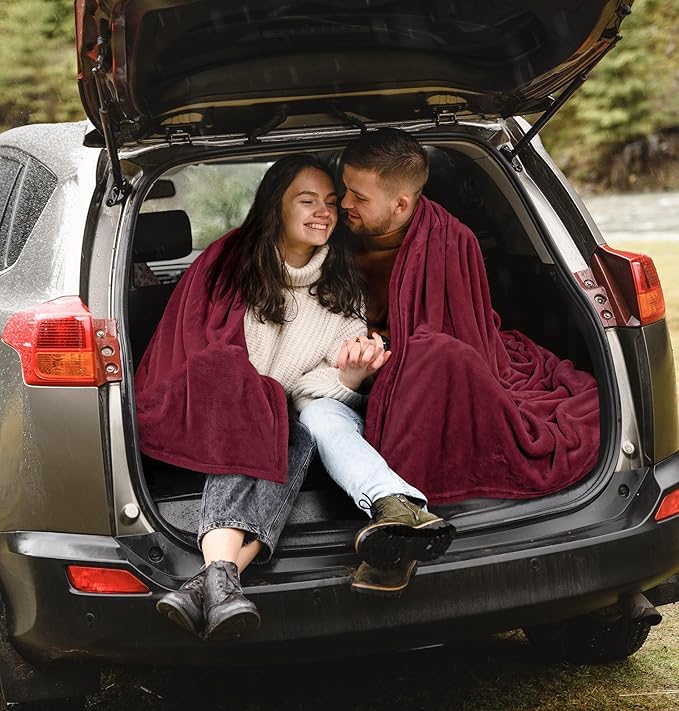 Utopia Bedding Fleece Blanket King Size Burgundy 300GSM Luxury Anti-Static Fuzzy Soft Microfiber Bed Blanket (90x102 Inch)