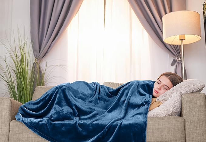 Utopia Bedding Fleece Blanket Twin Size Royal Blue 300GSM Luxury Anti-Static Fuzzy Soft Microfiber Bed Blanket (60x80 Inch)