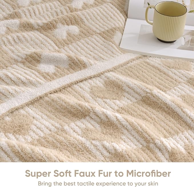 Snuggle Sac Heart Checkered Throw Blanket for Women,Love Blanket Heart Blankets for Her Wife Girlfriend Mom,Super Soft Warm Fluffy Faux Fur Blanket for Couch Sofa Bed,Beige Heart,50x60 inches