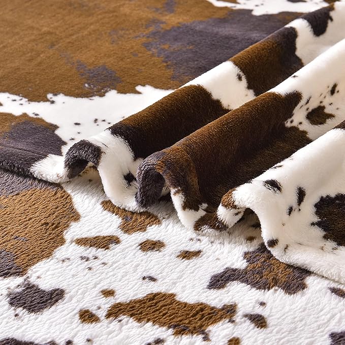 Bnuitland Cow Print Throw Blanket, Large Size 90x90 Inches with Storage Pouch, 300 GSM Double Sided Lightweight Fuzzy Decor, Super Soft Cozy Gift Flannel Fleece Blanket for Bed/Sofa/Couch/Outdoor