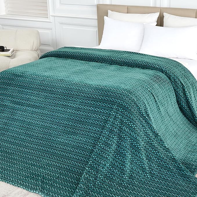 Extra Large Soft Cozy 120x138 Inches Seamless Oversized King Fleece Blanket - Huge 3D Jacquard Decorative 10'x11.5' California King Blanket for Bed, Sofa, Couch, Travel, Green Chain