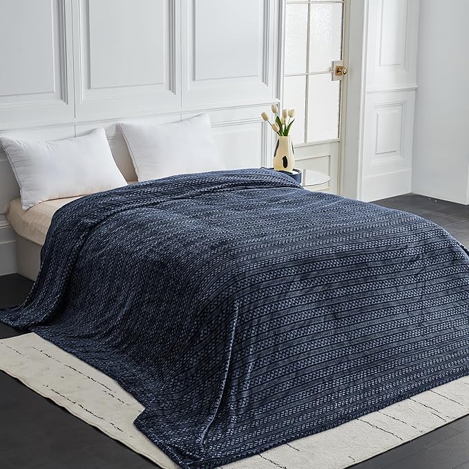 Soft Cozy 120x120 Inches Seamless Oversized King Fleece Blanket, 3D Jacquard Decorative Giant 10'x10' California King Blanket Extra Large for Bed, Sofa, Couch, Travel, Navy Blue Chain