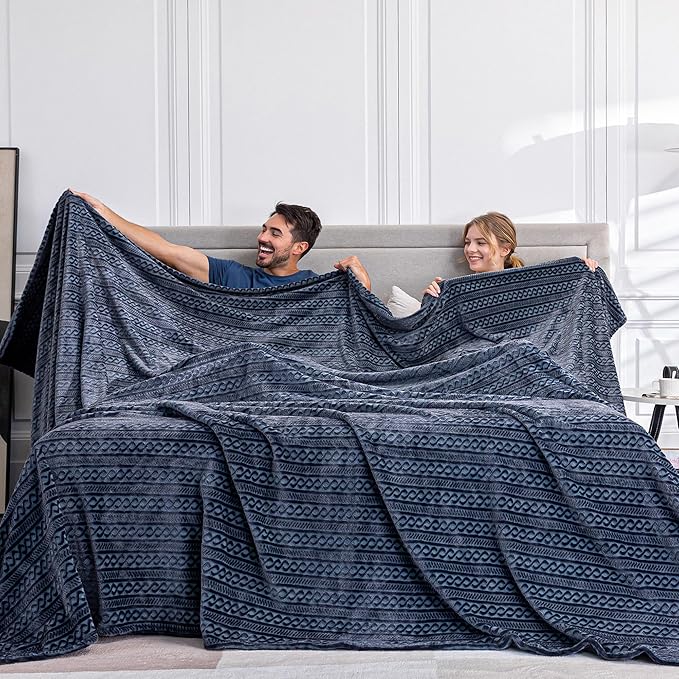 Soft Cozy 120x120 Inches Seamless Oversized King Fleece Blanket, 3D Jacquard Decorative Giant 10'x10' California King Blanket Extra Large for Bed, Sofa, Couch, Travel, Navy Blue Chain