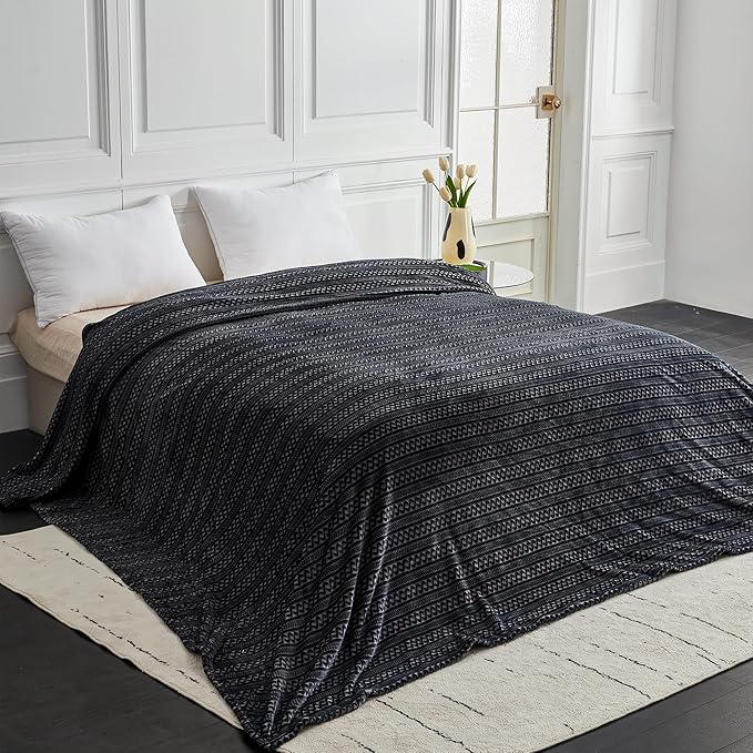 Soft Cozy 120x120 Inches Seamless Oversized King Fleece Blanket, 3D Jacquard Decorative Giant 10'x10' California King Blanket Extra Large for Bed, Sofa, Couch, Travel, Travel, Black Chain