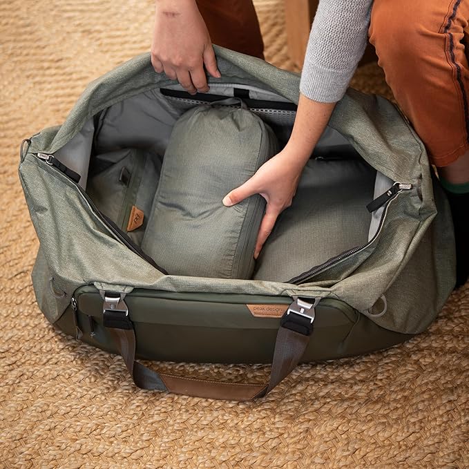 Peak Design Packing Cube, Sage, Weatherproof Luggage Cube with Dual Compartment Organization, Expansion and Compression, Zipper Opening, Travel Organizer for Men and Women, Size M