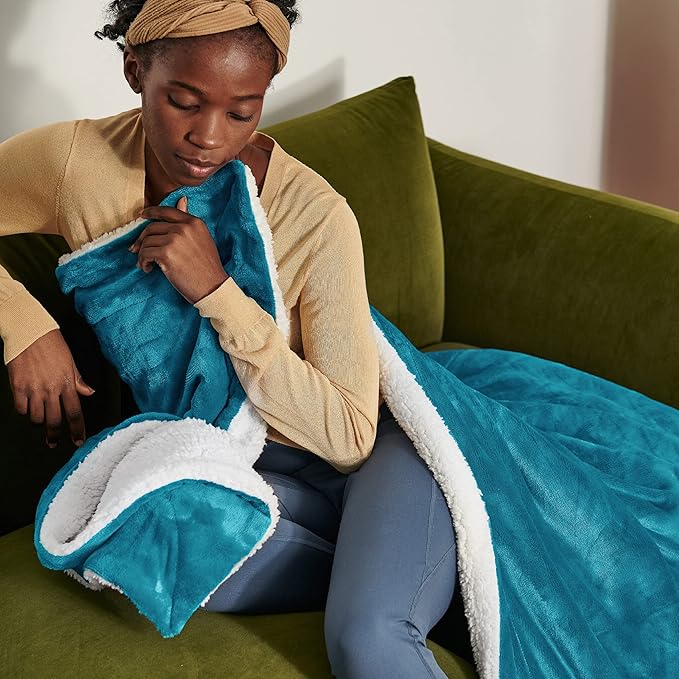 Bedsure GentleSoft Sherpa Fleece Blankets King Size for Bed, Non-Heated, Thick and Warm Throw for Women and Men, Soft Fuzzy Plush King Blanket for Winter, Teal, 108x90 Inches