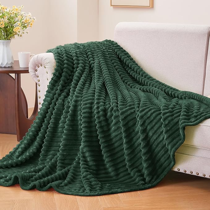 BEDELITE Fleece Blanket Twin Size – 3D Ribbed Jacquard Soft and Warm Decorative Fuzzy Blankets – Cozy, Fluffy, Plush Lightweight Throw Blankets for Couch, Bed, Sofa(Emerland Green, 60x80 inches)