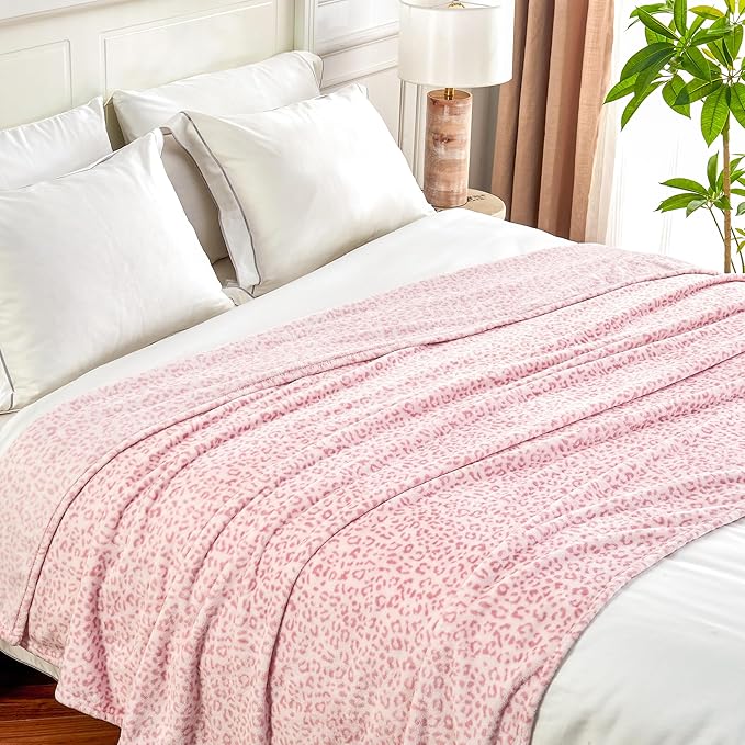 Leopard Print Blanket Fleece Throw for Bed Sofa Travel and Camping, Super Soft Cozy Fluffy Plush Cheetah Print Blanket for All Seasons 50"x60" (Light Pink)