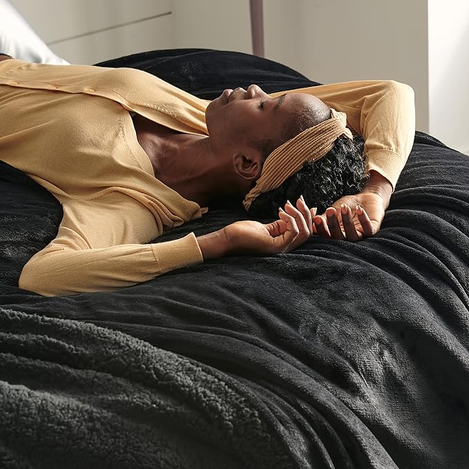 Bedsure GentleSoft Sherpa Fleece Blankets King Size for Bed, Non-Heated, Thick and Warm Throw for Women and Men, Soft Fuzzy Plush King Blanket for Winter, Black, 108x90 Inches