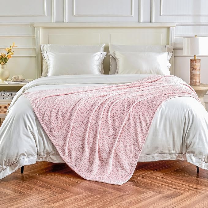Leopard Print Blanket Fleece Throw for Bed Sofa Travel and Camping, Super Soft Cozy Fluffy Plush Cheetah Print Blanket for All Seasons 50"x60" (Light Pink)