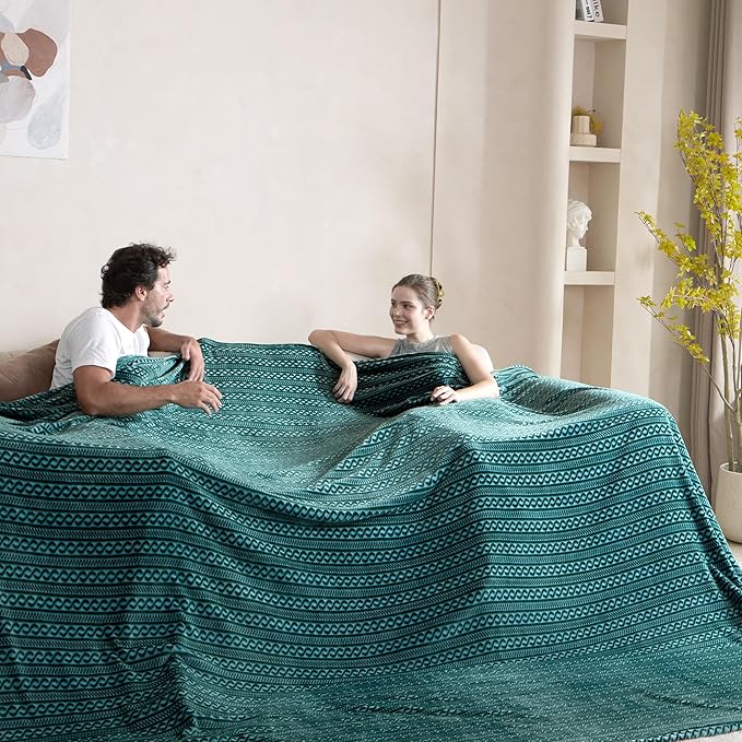 Extra Large Soft Cozy 120x120 Inches Seamless Oversized King Fleece Blanket - Huge 3D Jacquard Decorative 10'x10' California King Blanket for Bed, Sofa, Couch, Travel, Green Chain