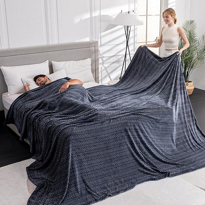 Soft Cozy 120x120 Inches Seamless Oversized King Fleece Blanket, 3D Jacquard Decorative Giant 10'x10' California King Blanket Extra Large for Bed, Sofa, Couch, Travel, Dark Grey Chain