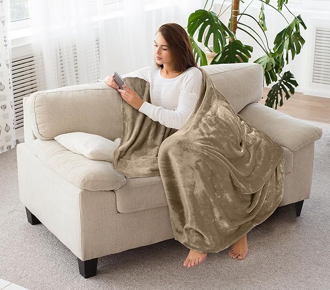 Utopia Bedding Fleece Blanket Throw Size Camel 300GSM Luxury Anti-Static Fuzzy Soft Microfiber Blanket for Couch, Sofa and Bed (50x60 Inch)
