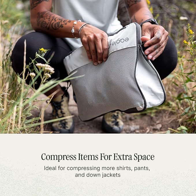Eagle Creek Pack-It Isolate Compression - Lightweight Cube for Optimizing Luggage Space - Easy-Grab Zipper - Convenient Top Handle - Recycled Materials - Small