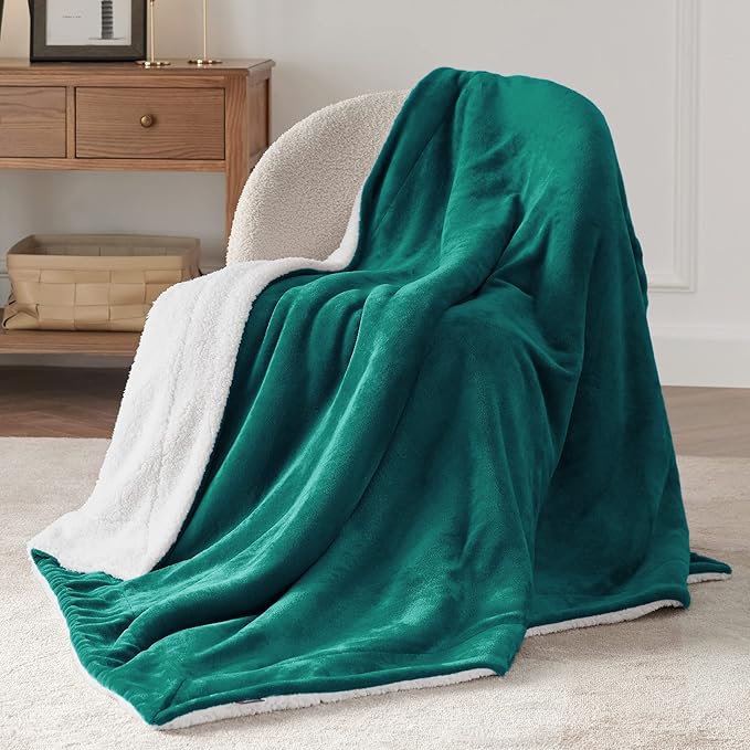 Bedsure GentleSoft Sherpa Fleece Throw Blanket for Couch, Non-Heated, Thick and Warm Throw for Women and Men, Soft Fuzzy Plush Blanket for Winter, Room Home Decor Gifts, Forest Green, 50x60 Inches