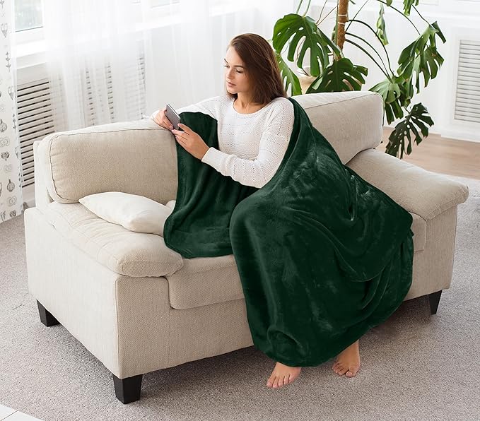 Utopia Bedding Fleece Blanket Throw Size Forest Green 300GSM Luxury Anti-Static Fuzzy Soft Microfiber Blanket for Couch, Sofa and Bed (50x60 Inch)