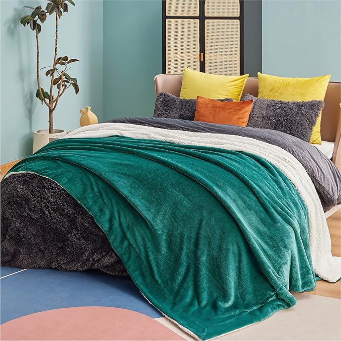 Bedsure GentleSoft Sherpa Fleece Blankets King Size for Bed, Non-Heated, Thick and Warm Throw for Women and Men, Soft Fuzzy Plush King Blanket for Winter, Forest Green, 108x90 Inches