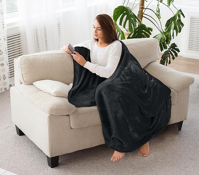 Utopia Bedding Fleece Blanket Full Size Black 300GSM Luxury Fuzzy Soft Anti-Static Microfiber Bed Blanket (90x84 Inch)
