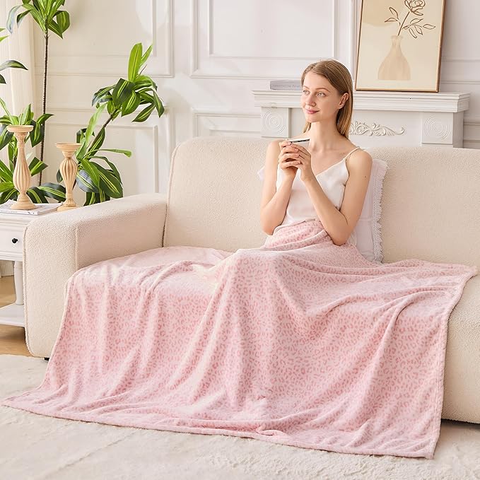 Leopard Print Blanket Fleece Throw for Bed Sofa Travel and Camping, Super Soft Cozy Fluffy Plush Cheetah Print Blanket for All Seasons 60"x80"(Light Pink)