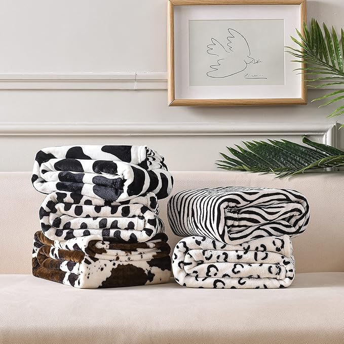 Bnuitland Brown Cow Print Flannel Throw Blanket (60x80 Inches) with Storage Pouch,300 GSM Double Sided Twin Size Bed Fleece Blanket, Super Soft Cozy Outdoor Lap Throw, Lightweight Fuzzy Home Decor