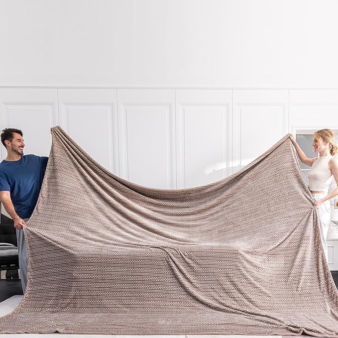 Soft Cozy 120x138 Inches Seamless Oversized King Fleece Blanket, 3D Jacquard Decorative Giant 10'x11.5' California King Blanket Extra Large for Bed, Sofa, Couch, Travel, Taupe Chain