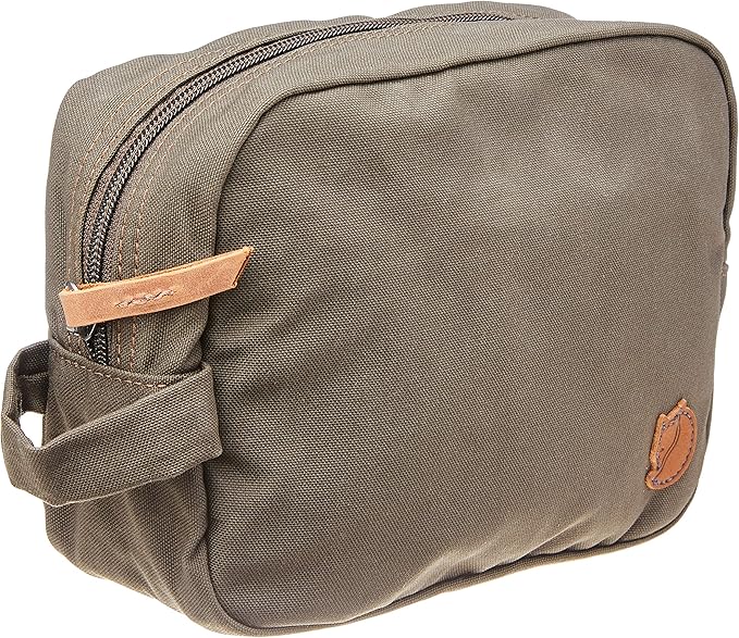 Fjällräven Gear Toiletry Bag - Water-Resistant Fabric, Strong, Reinforced, Durable Fabric - Camping, Travel