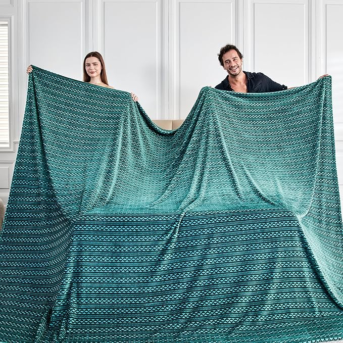 Extra Large Soft Cozy 120x120 Inches Seamless Oversized King Fleece Blanket - Huge 3D Jacquard Decorative 10'x10' California King Blanket for Bed, Sofa, Couch, Travel, Green Chain
